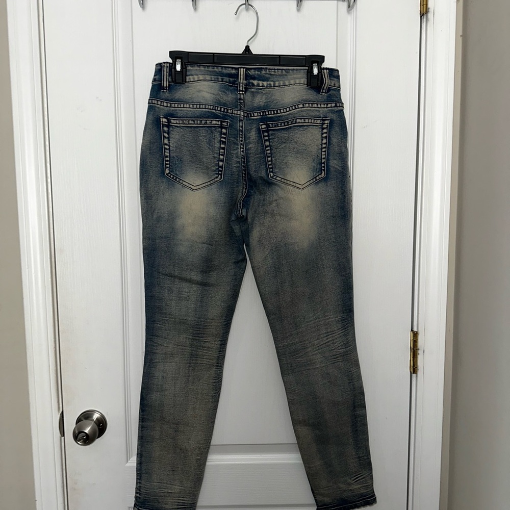 Embroidered Skinny Jeans with Black Floral Design - Picture 7 of 8